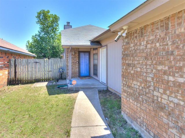 530 Stoneridge Drive, Moore, OK 73160