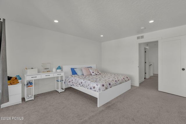331 S 680 W, Centerville, UT 84014