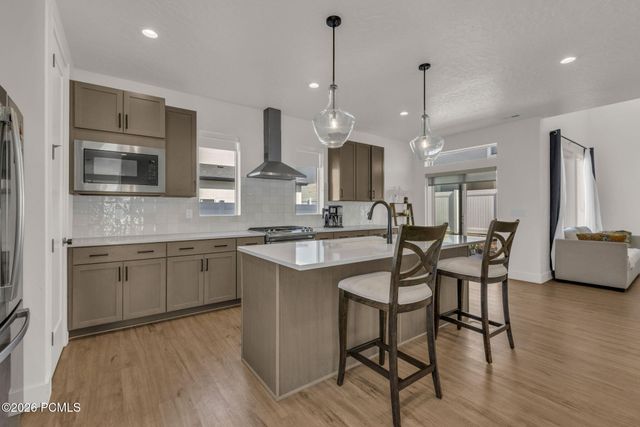 331 S 680 W, Centerville, UT 84014