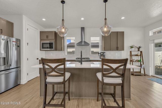 331 S 680 W, Centerville, UT 84014