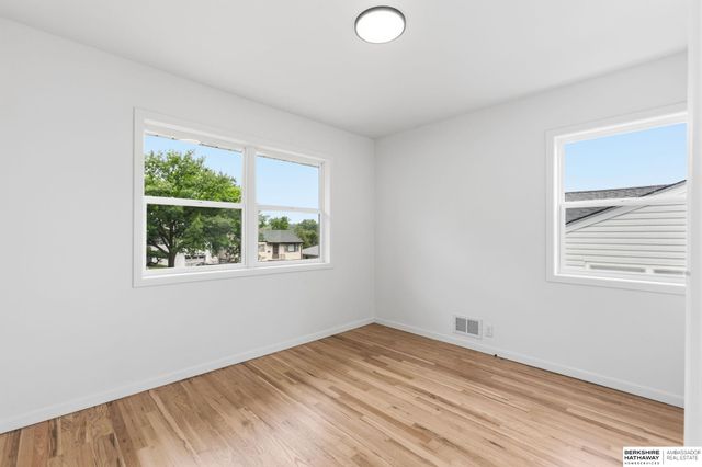 5329 N 47th Street, Omaha, NE 68104