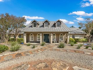 20 Meridian DR, Wimberley, TX 78676