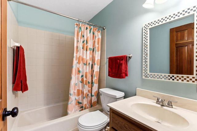 5968 Scenic Place, Shoreview, MN 55126