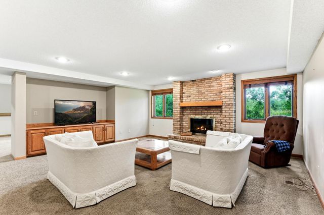 5968 Scenic Place, Shoreview, MN 55126