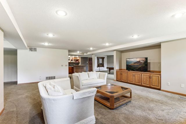 5968 Scenic Place, Shoreview, MN 55126