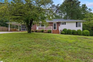 17 E Summit Drive, Ware Shoals, SC 29692