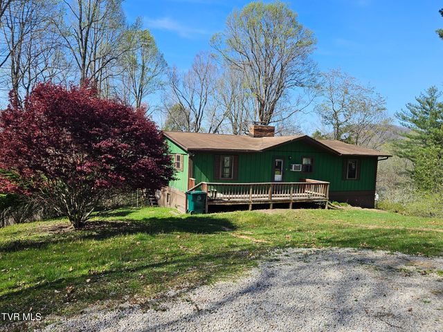 329 Southwest Chalet Drive, Coeburn, VA 24230