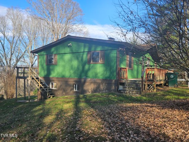 329 Southwest Chalet Drive, Coeburn, VA 24230