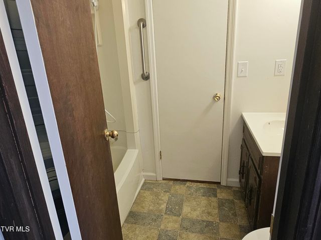329 Southwest Chalet Drive, Coeburn, VA 24230