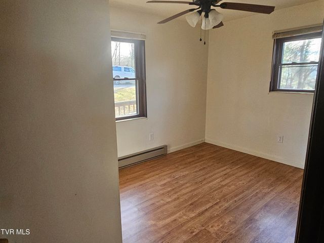 329 Southwest Chalet Drive, Coeburn, VA 24230