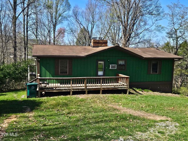 329 Southwest Chalet Drive, Coeburn, VA 24230