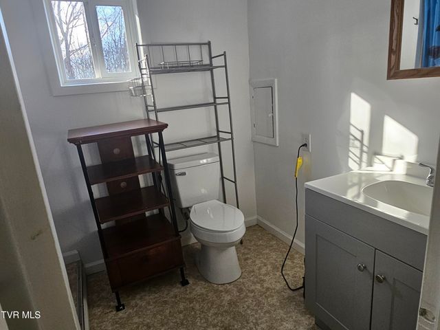 329 Southwest Chalet Drive, Coeburn, VA 24230