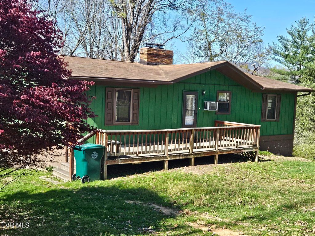 329 Southwest Chalet Drive, Coeburn, VA 24230