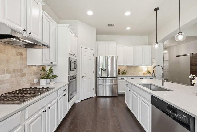 5433 Texas Bluebell DR, Spicewood, TX 78669