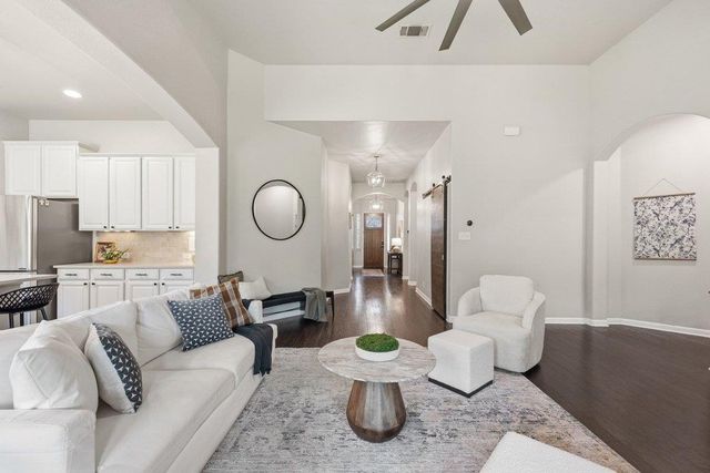 5433 Texas Bluebell DR, Spicewood, TX 78669