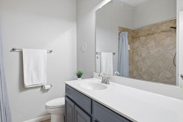 5433 Texas Bluebell DR, Spicewood, TX 78669