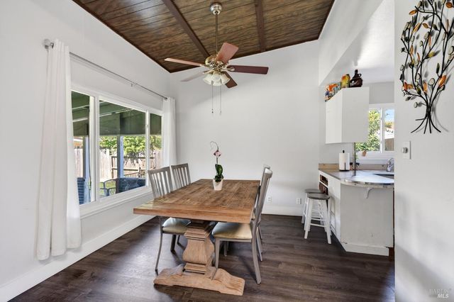 635 S Minahen St, Napa, CA 94559