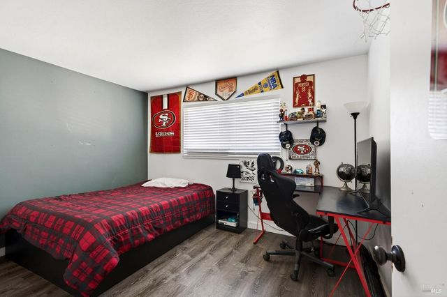 635 S Minahen St, Napa, CA 94559