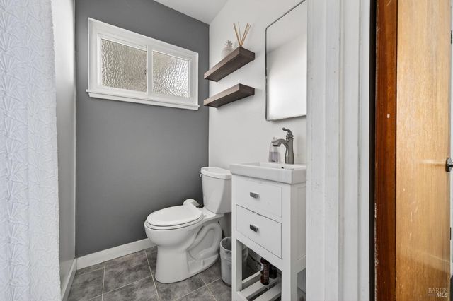 635 S Minahen St, Napa, CA 94559