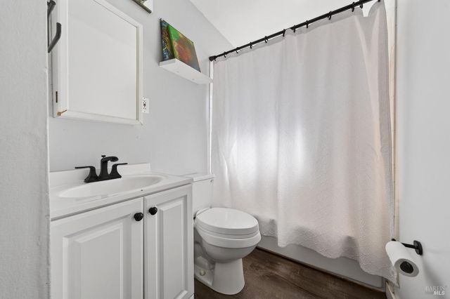 635 S Minahen St, Napa, CA 94559