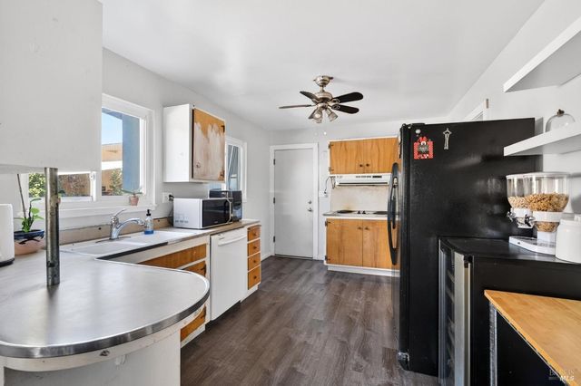 635 S Minahen St, Napa, CA 94559