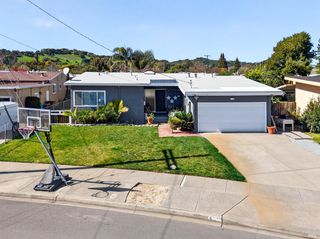 635 S Minahen St, Napa, CA 94559