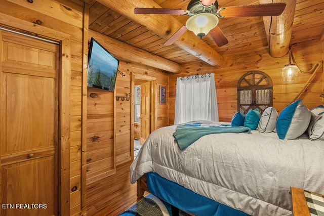 1347 Zachary Thomas Lane, Sevierville, TN 37876