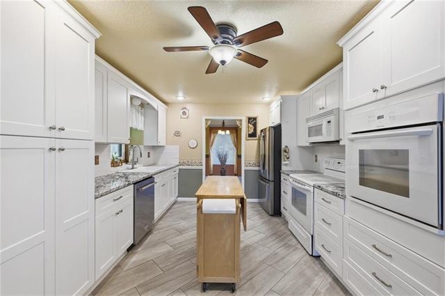107 Willow Drive, Lansing, KS 66043