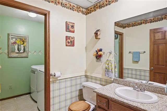 107 Willow Drive, Lansing, KS 66043