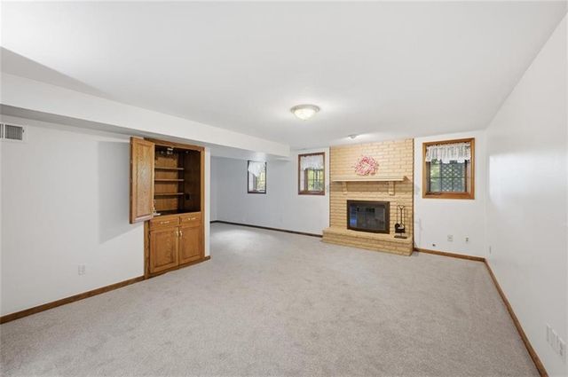 107 Willow Drive, Lansing, KS 66043