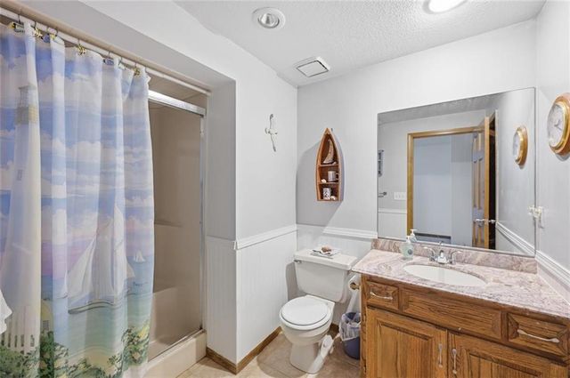 107 Willow Drive, Lansing, KS 66043