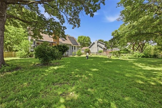 107 Willow Drive, Lansing, KS 66043