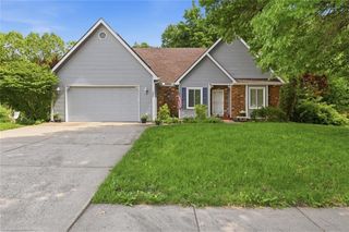 107 Willow Drive, Lansing, KS 66043