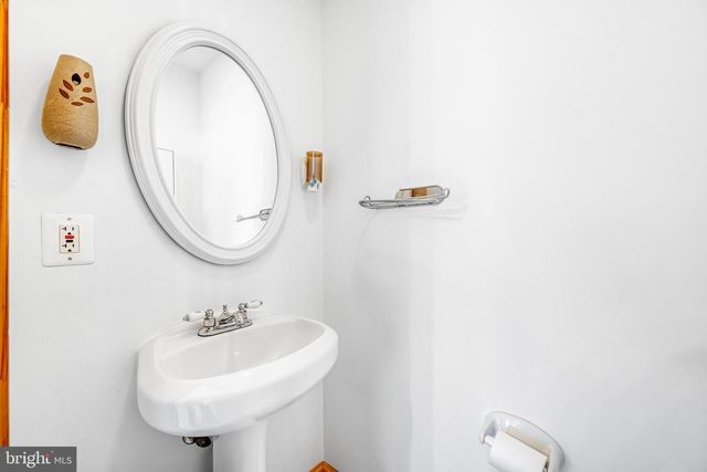 18 PROPELLER DR, Baltimore, MD 21220