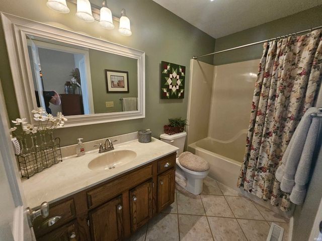 215 Shane Court, Evansville, IN 47715