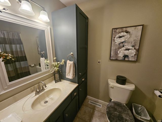 215 Shane Court, Evansville, IN 47715