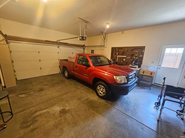 215 Shane Court, Evansville, IN 47715