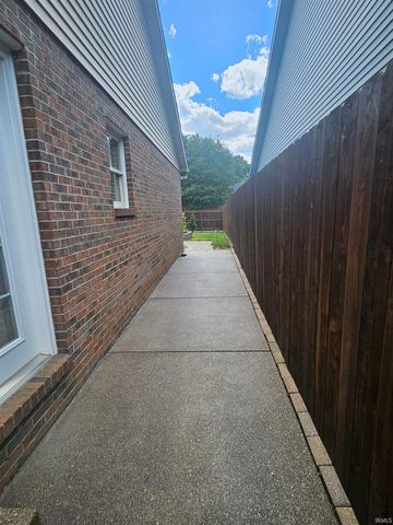 215 Shane Court, Evansville, IN 47715