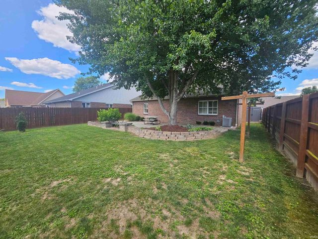 215 Shane Court, Evansville, IN 47715