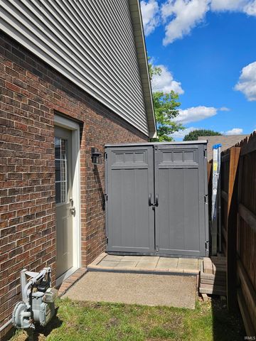 215 Shane Court, Evansville, IN 47715