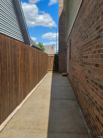 215 Shane Court, Evansville, IN 47715