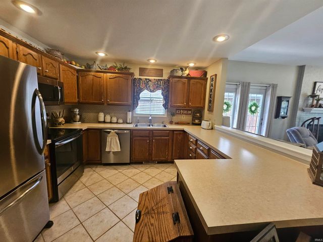 215 Shane Court, Evansville, IN 47715