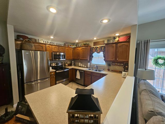 215 Shane Court, Evansville, IN 47715
