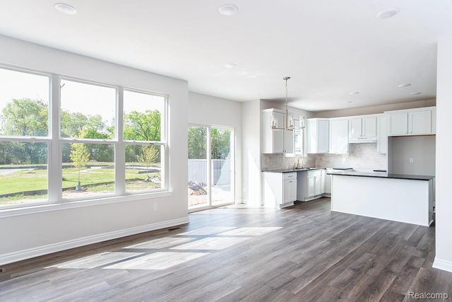 12 Grandview Circle Grandview Circle 58, White Lake Charter Township, MI 48386