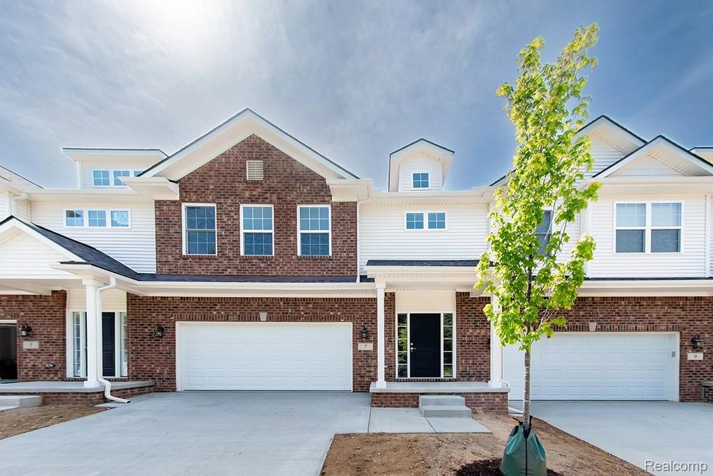 12 Grandview Circle Grandview Circle 58, White Lake Charter Township, MI 48386