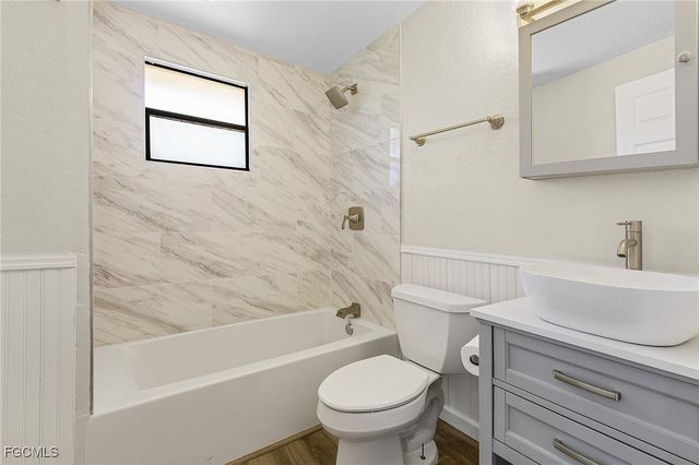 2390 Oleander ST, St James City, FL 33956