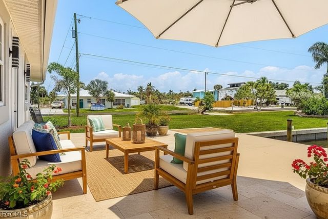 2390 Oleander ST, St James City, FL 33956