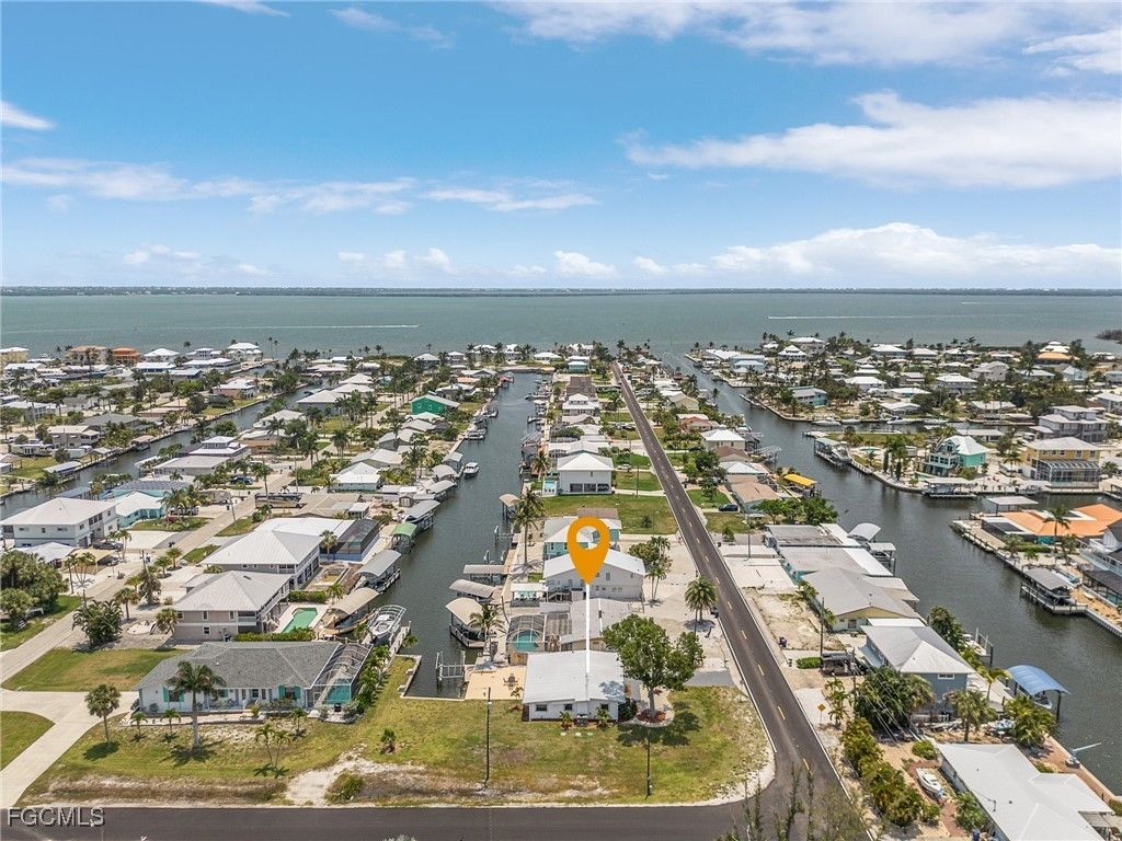 2390 Oleander ST, St James City, FL 33956