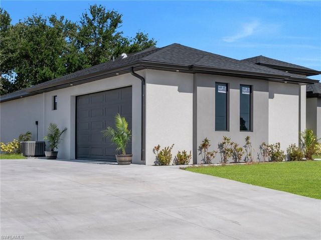 1201 NE 12th PL, Cape Coral, FL 33909