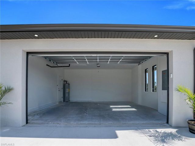 1201 NE 12th PL, Cape Coral, FL 33909